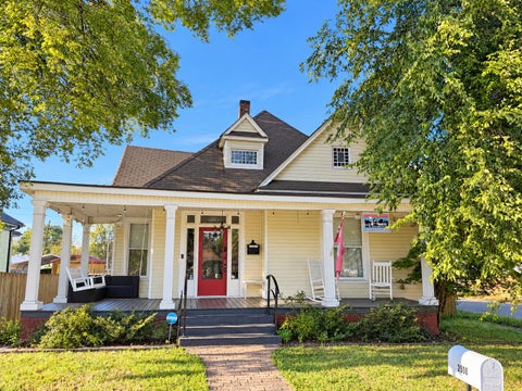 Photo of 2000 E 14th Street, Chattanooga, TN 37404 (MLS # 1544531)