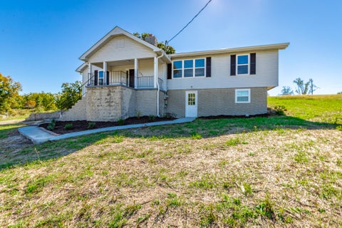 Photo of 131 Ridgecrest Circle, Rossville, GA 30741 (MLS # 1545064)