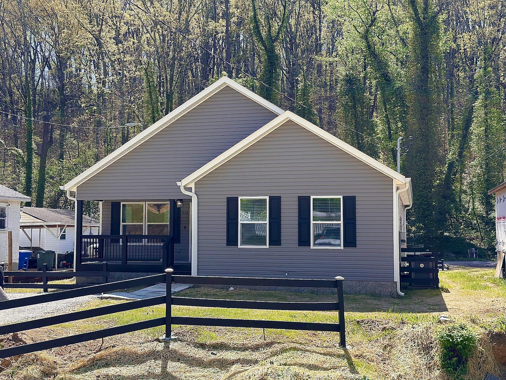 918 Shallowford Rd