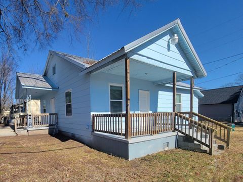 Tiny photo for 317 Cedar Street, LaFayette, GA 30728 (MLS # 1528485)