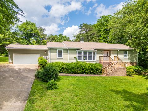 Photo of 5310 Lynn Road, Signal Mountain, TN 37377 (MLS # 1533102)