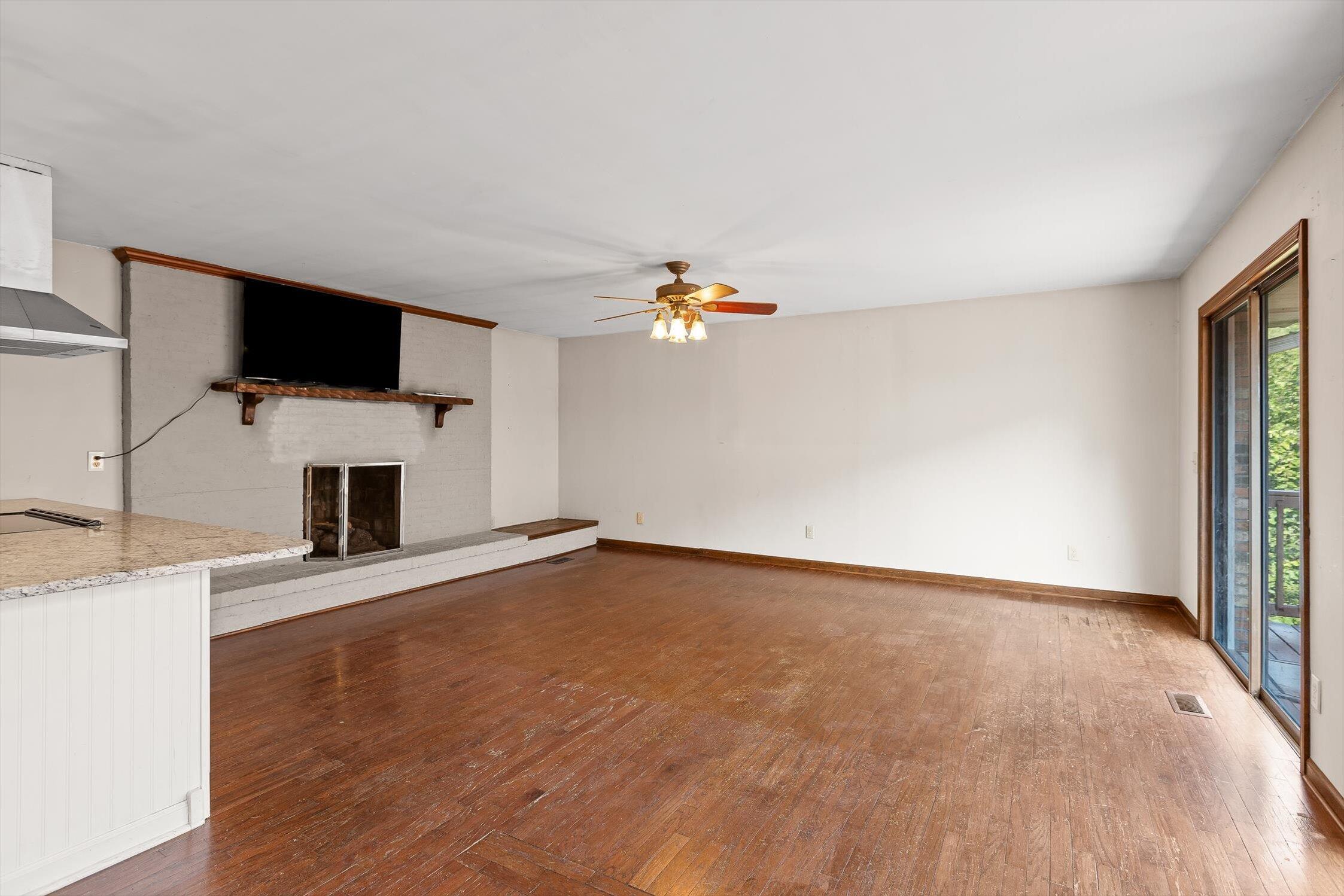 Chattanooga, Tennessee 37412, United States, 7 Bedrooms Bedrooms, ,4 BathroomsBathrooms,Residential,Active,204537