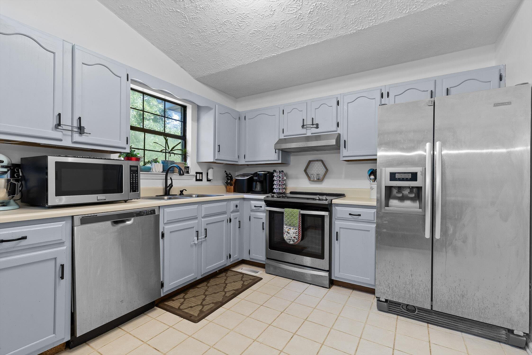 Chattanooga, Tennessee 37412, United States, 7 Bedrooms Bedrooms, ,4 BathroomsBathrooms,Residential,Active,204537