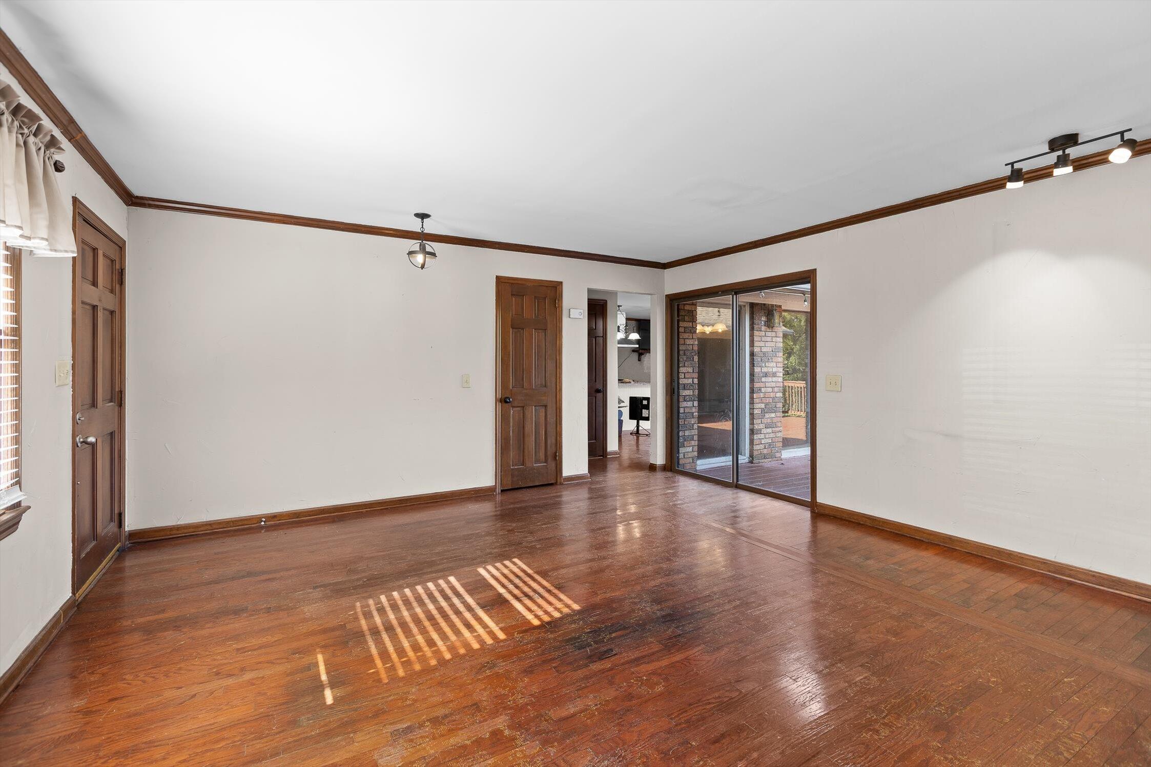 Chattanooga, Tennessee 37412, United States, 7 Bedrooms Bedrooms, ,4 BathroomsBathrooms,Residential,Active,204537