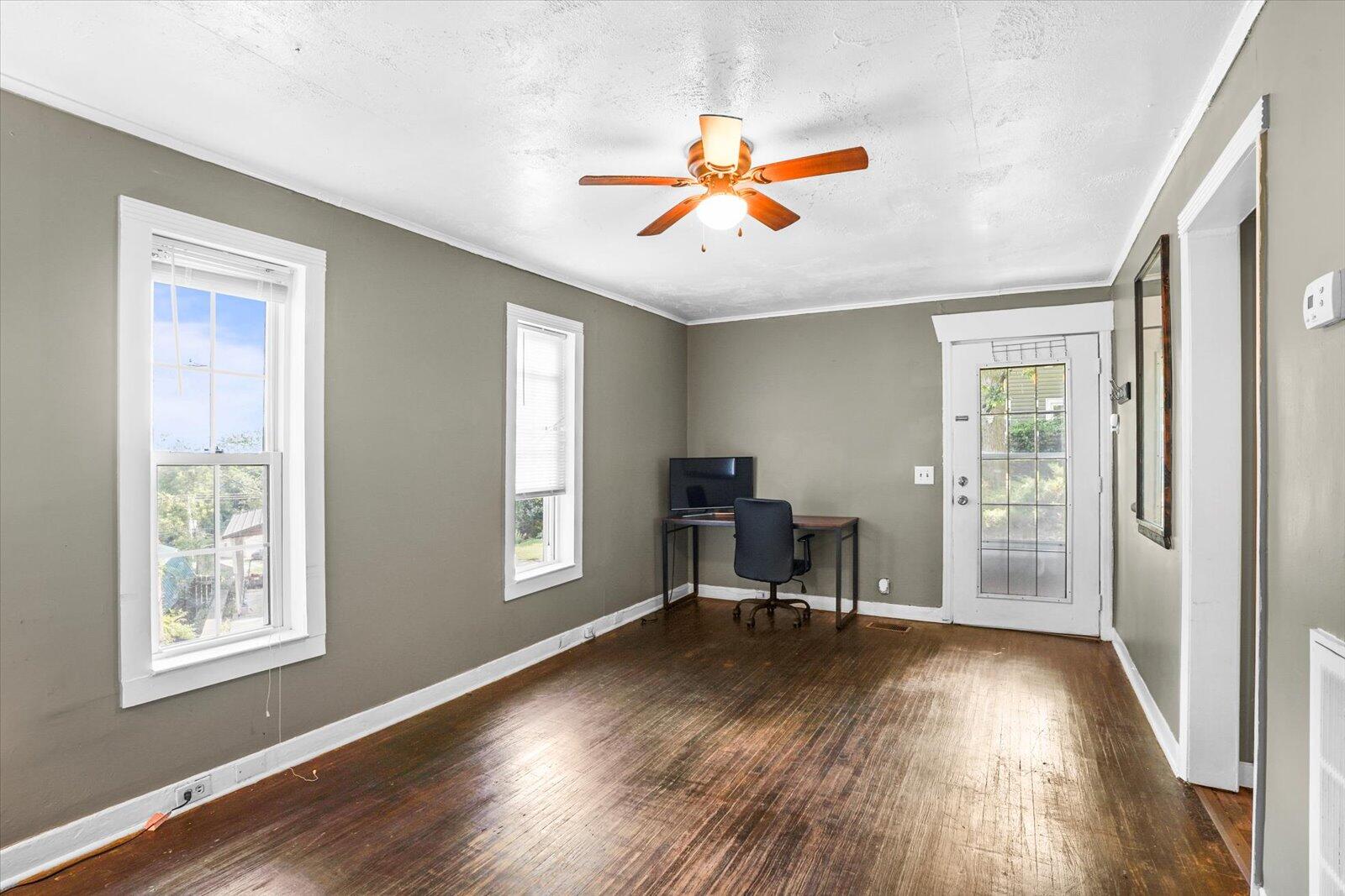 Chattanooga, Tennessee 37412, United States, 5 Bedrooms Bedrooms, ,4 BathroomsBathrooms,Residential,Contingent,50128