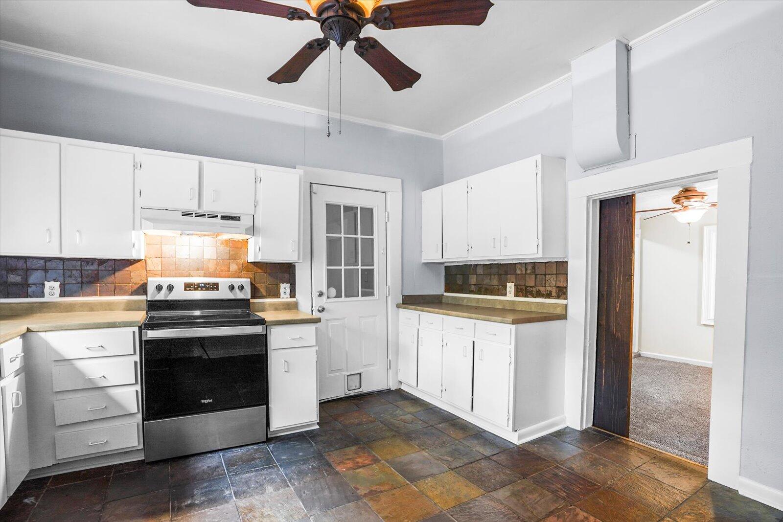 Chattanooga, Tennessee 37412, United States, 5 Bedrooms Bedrooms, ,4 BathroomsBathrooms,Residential,Contingent,50128