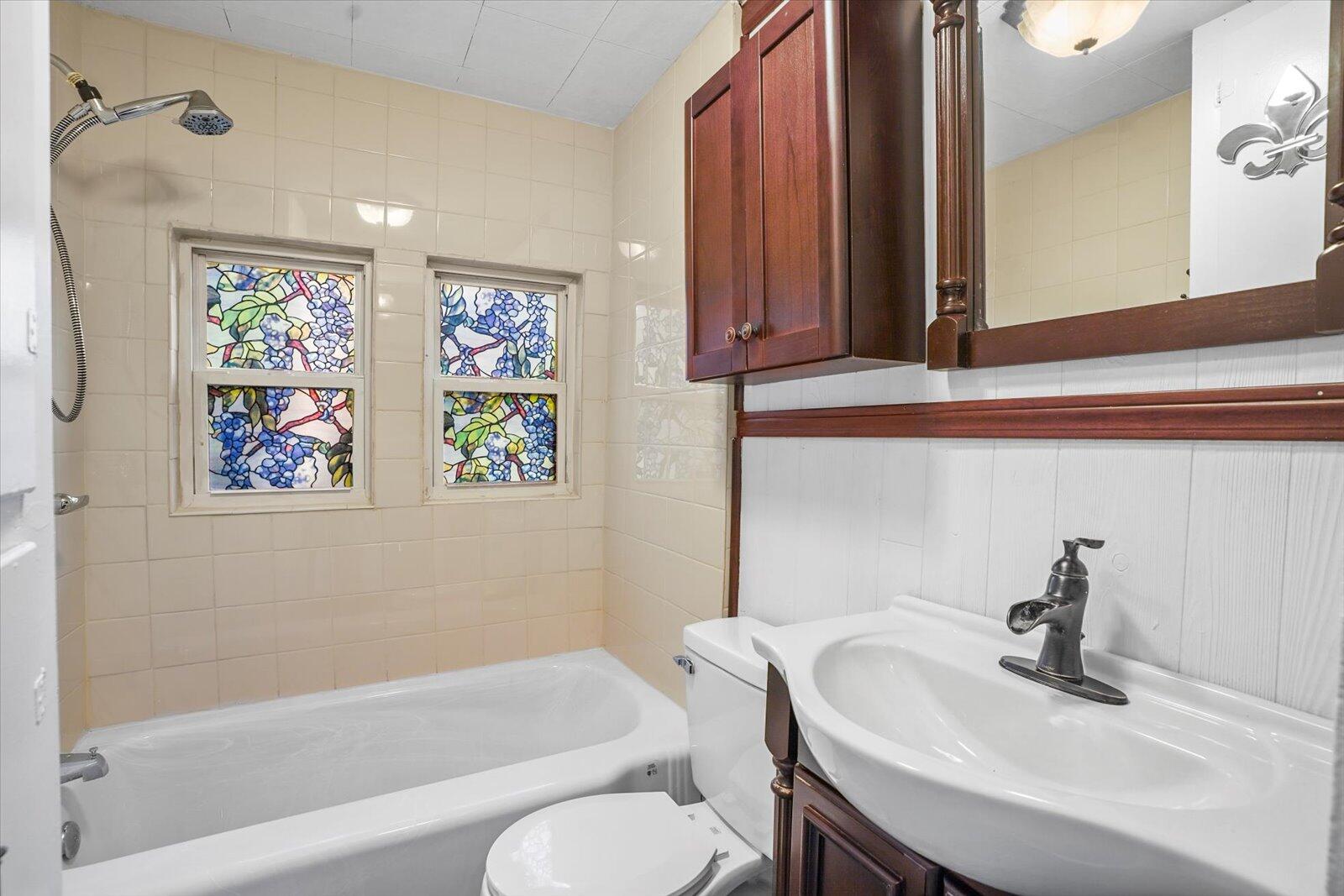 Chattanooga, Tennessee 37412, United States, 5 Bedrooms Bedrooms, ,4 BathroomsBathrooms,Residential,Contingent,50128