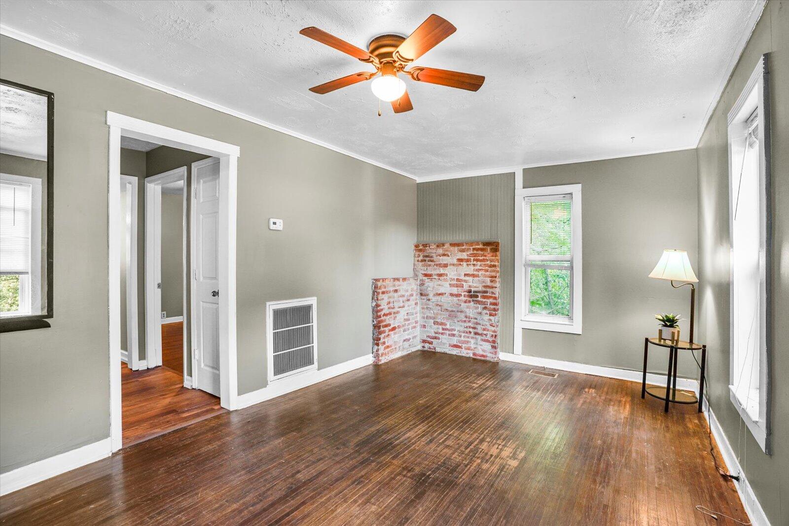 Chattanooga, Tennessee 37412, United States, 5 Bedrooms Bedrooms, ,4 BathroomsBathrooms,Residential,Contingent,50128