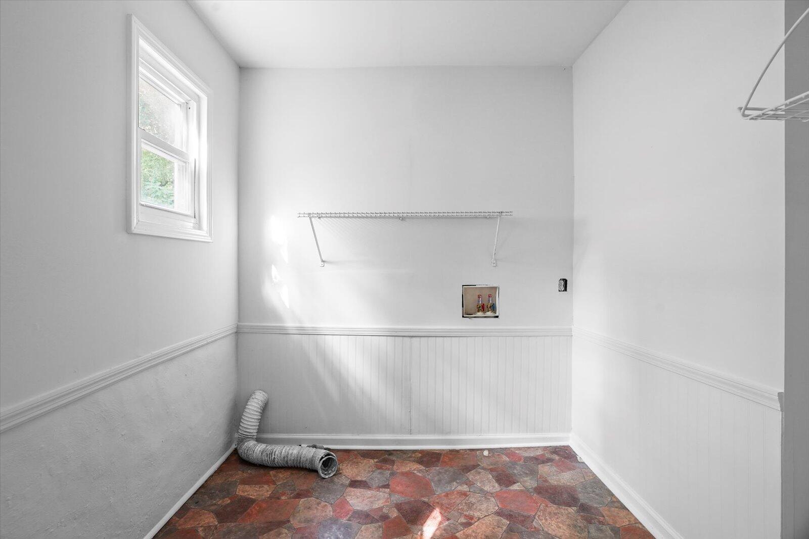 Chattanooga, Tennessee 37412, United States, 5 Bedrooms Bedrooms, ,4 BathroomsBathrooms,Residential,Contingent,50128