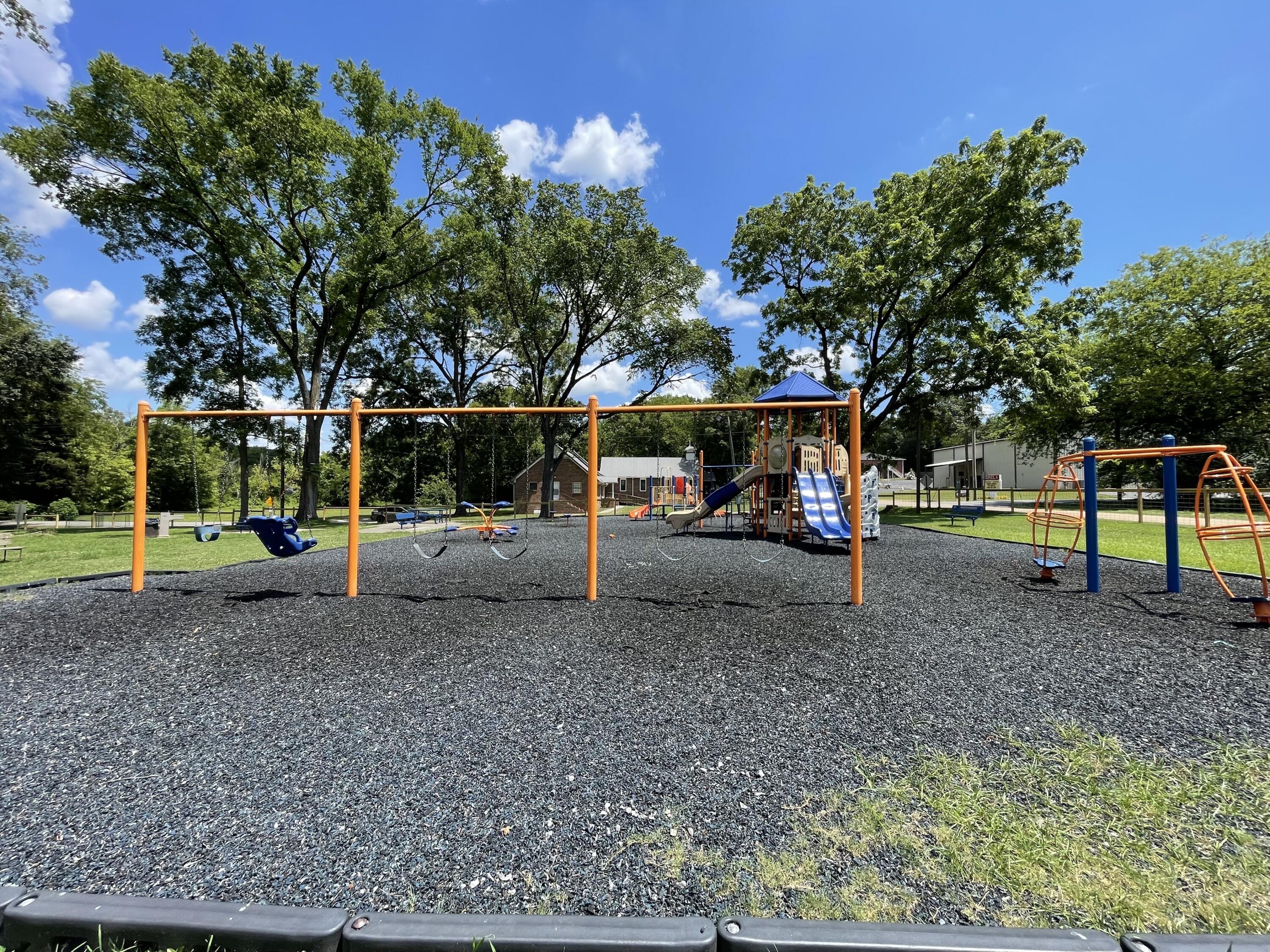 Charleston, Tennessee 37310, United States, 3 Bedrooms Bedrooms, ,1 BathroomBathrooms,Residential,Pending,171522