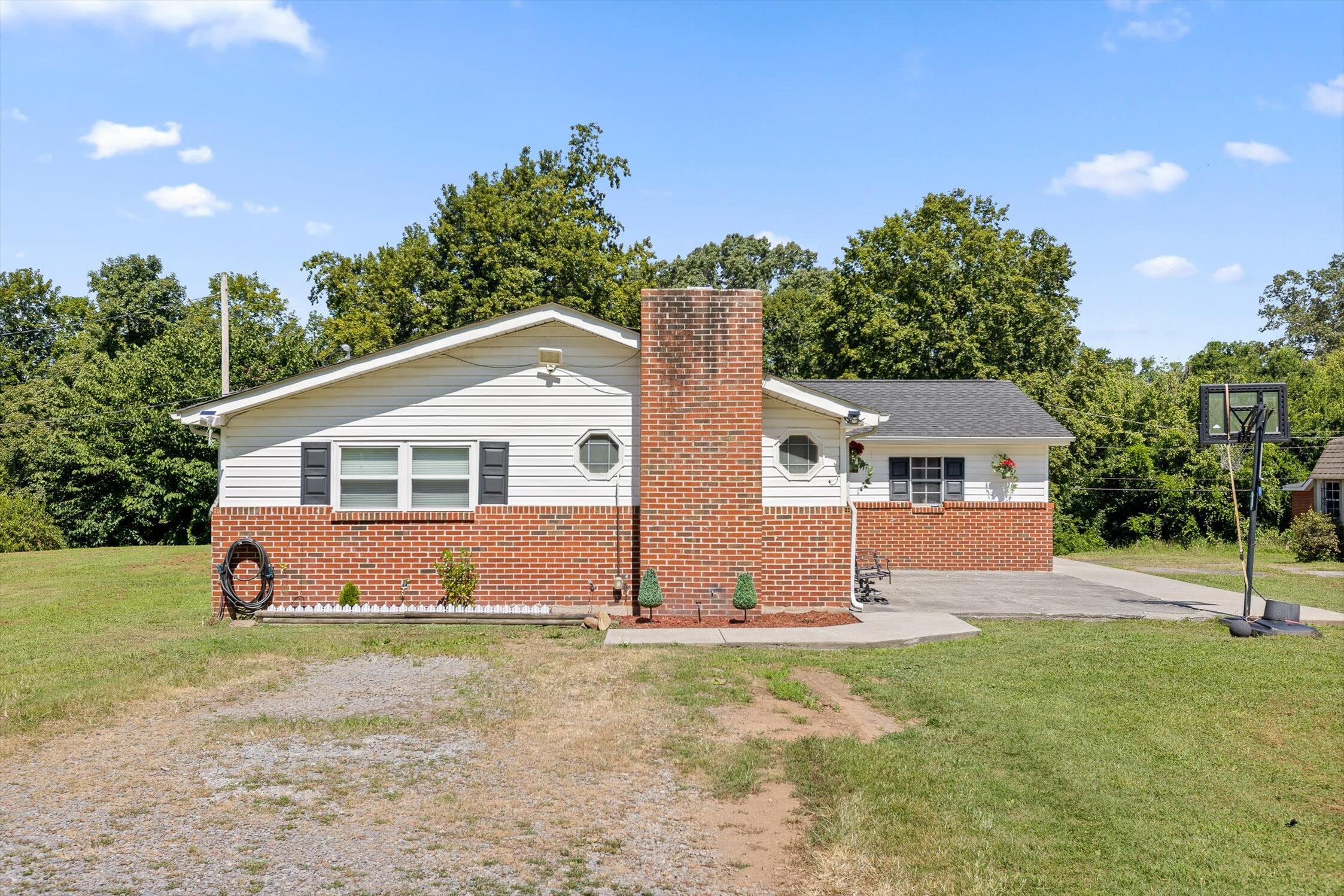 Charleston, Tennessee 37310, United States, 3 Bedrooms Bedrooms, ,1 BathroomBathrooms,Residential,Pending,171522