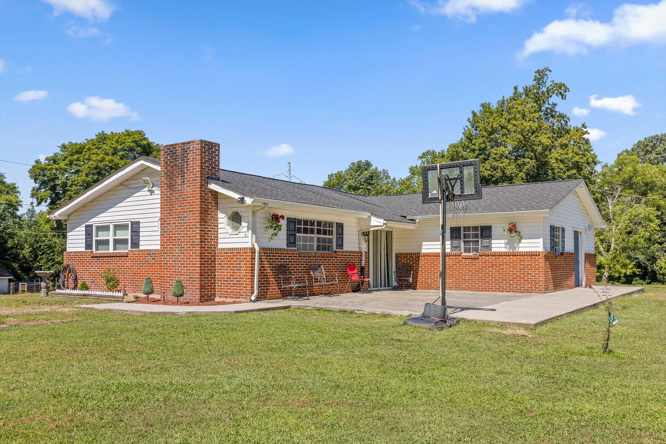 Charleston, Tennessee 37310, United States, 3 Bedrooms Bedrooms, ,1 BathroomBathrooms,Residential,Pending,171522