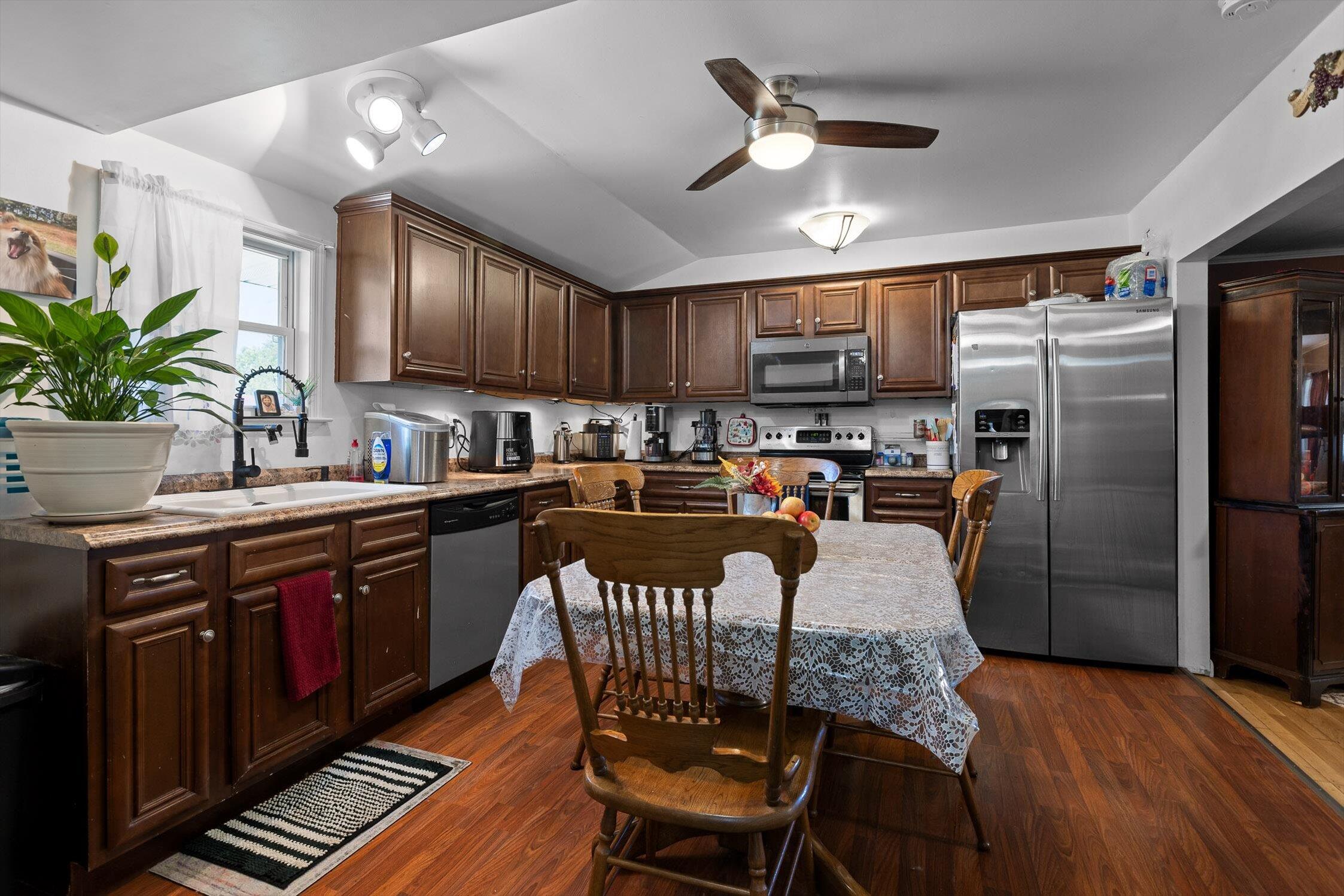 Charleston, Tennessee 37310, United States, 3 Bedrooms Bedrooms, ,1 BathroomBathrooms,Residential,Pending,171522