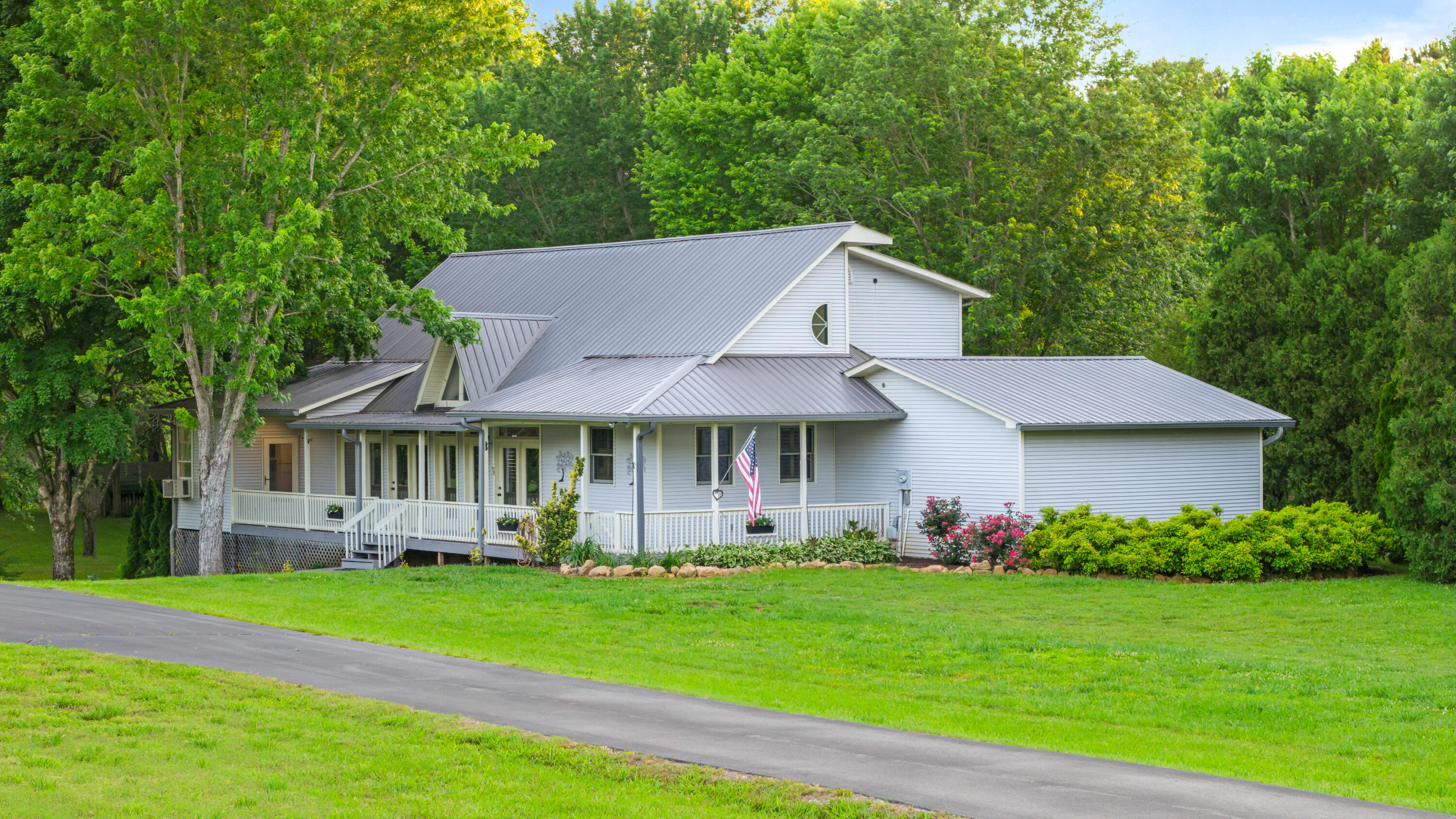 310 Savannah Shores Drive, Delano, Tennessee image 2