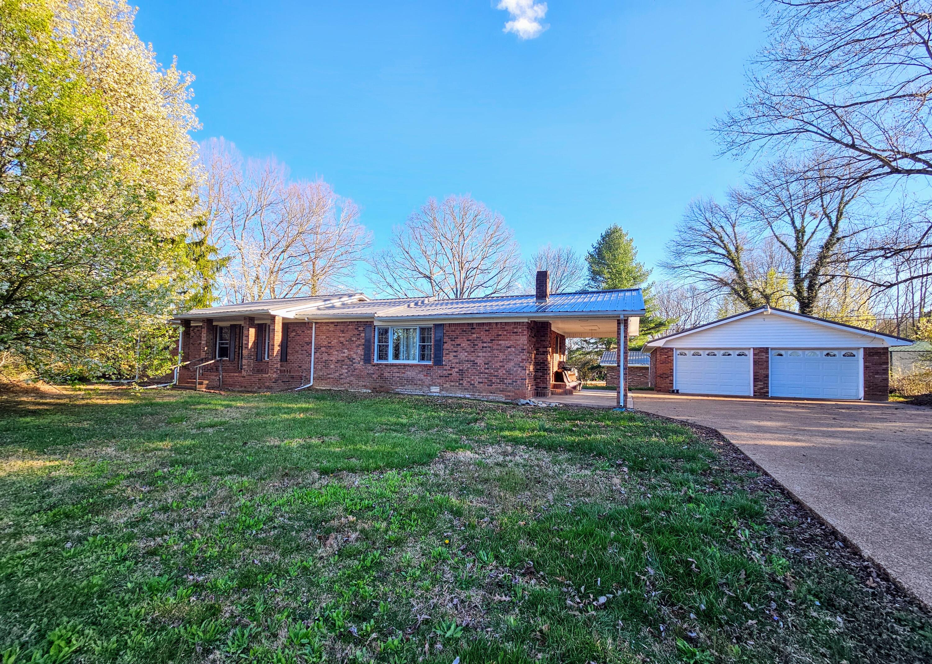 588 Sweeton Hill Road, Coalmont, Tennessee image 1