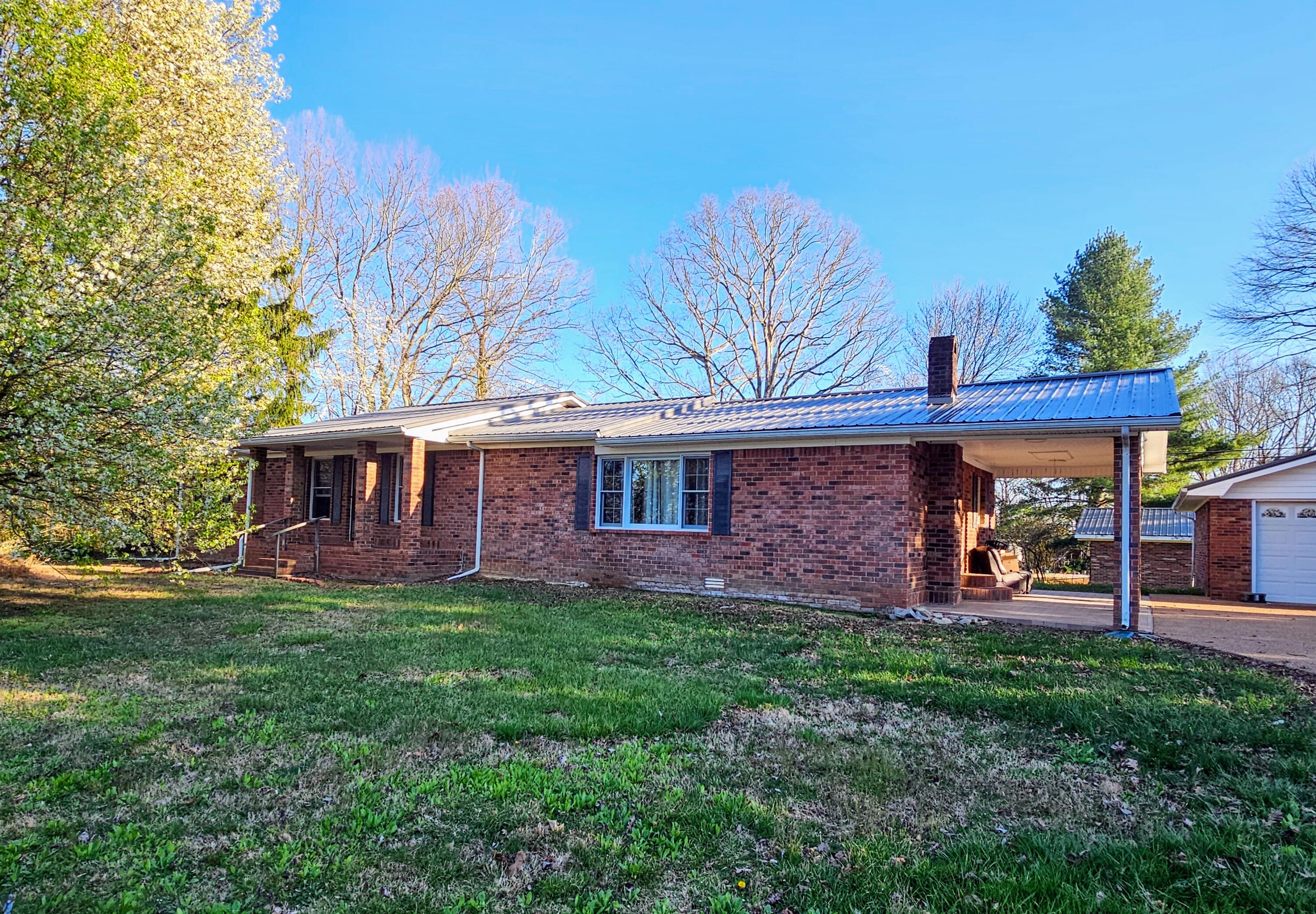 588 Sweeton Hill Road, Coalmont, Tennessee image 2
