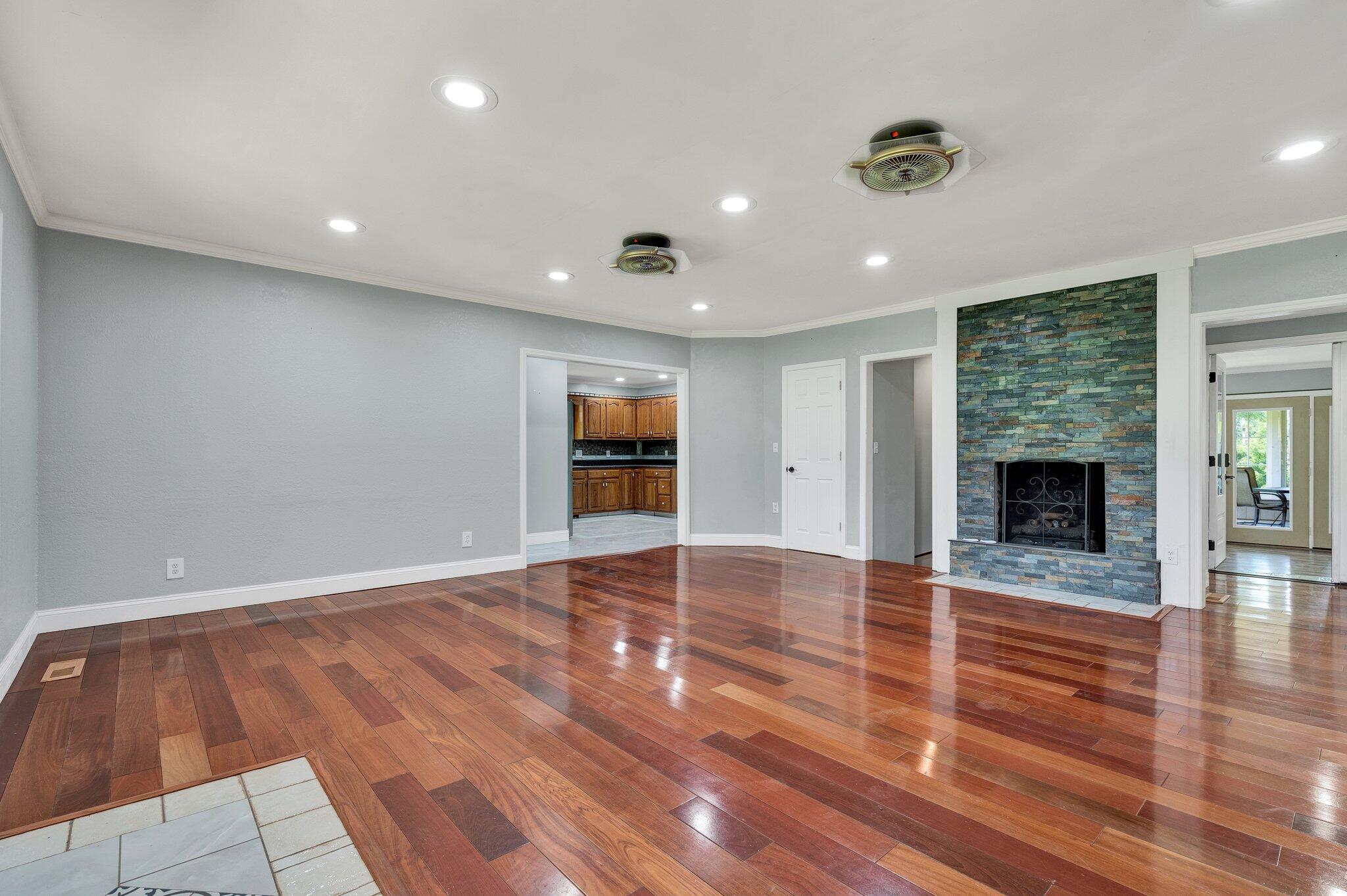 370 County Road 116