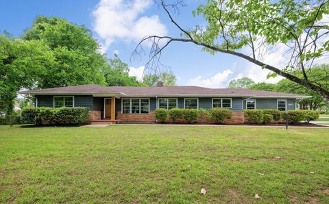 Photo of 1847 Hickory Valley Road, Chattanooga, TN 37421 (MLS # 1533135)
