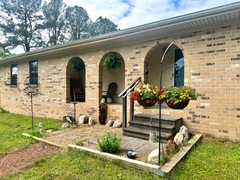 Homes For Sale - 1127 Dean Corvin Lane<br/> Dayton, TN 37321