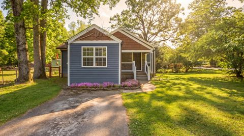 Photo of 706 Lupton Drive, Chattanooga, TN 37415 (MLS # 1533083)