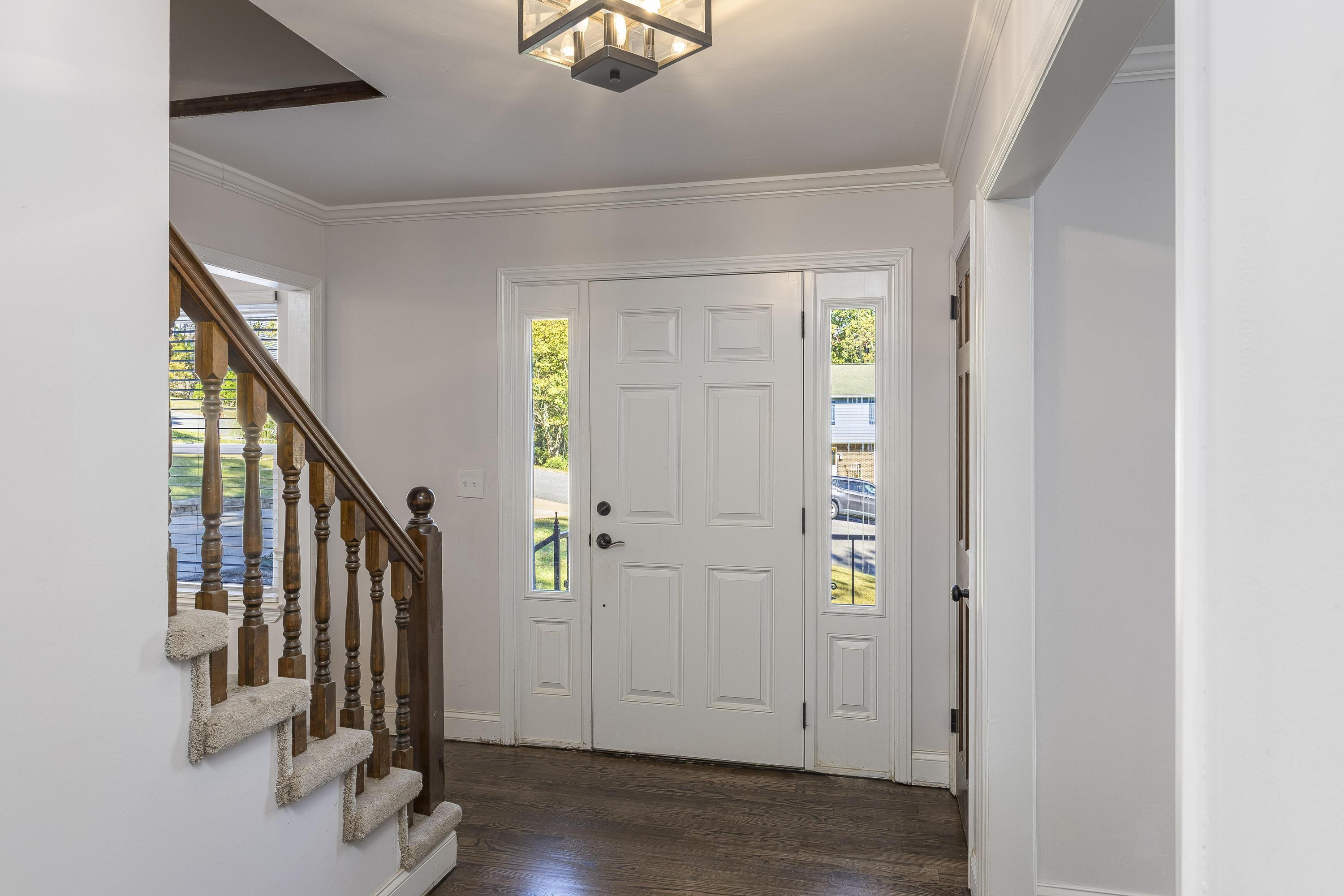 2004 Revolutionary Lane