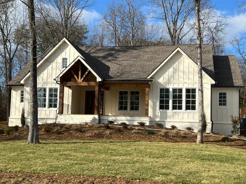 Photo of 498 Hargis Road, Signal Mountain, TN 37377 (MLS # 1526029)