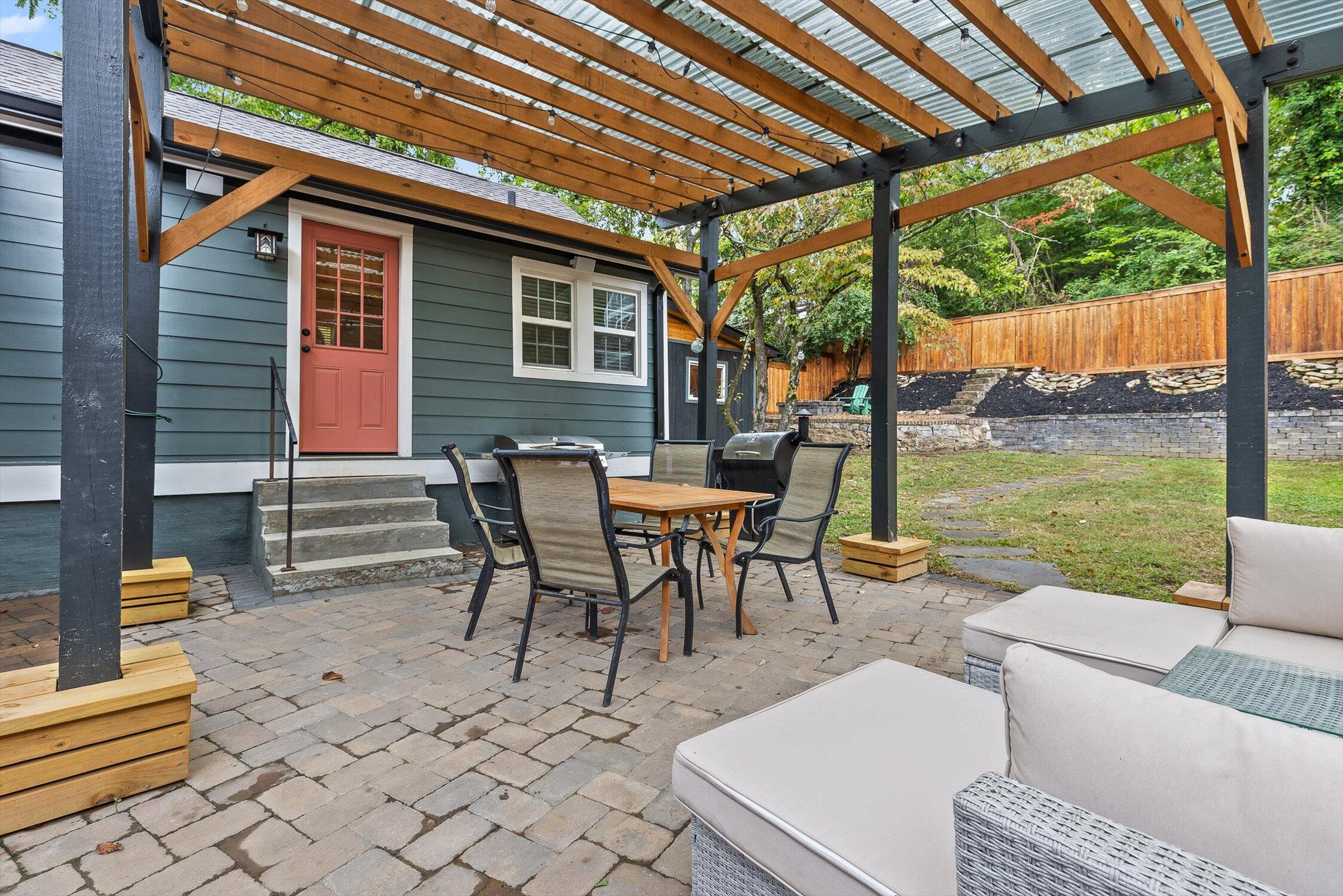 Chattanooga, Tennessee 37405, United States, 3 Bedrooms Bedrooms, ,2 BathroomsBathrooms,Residential,Active,216673