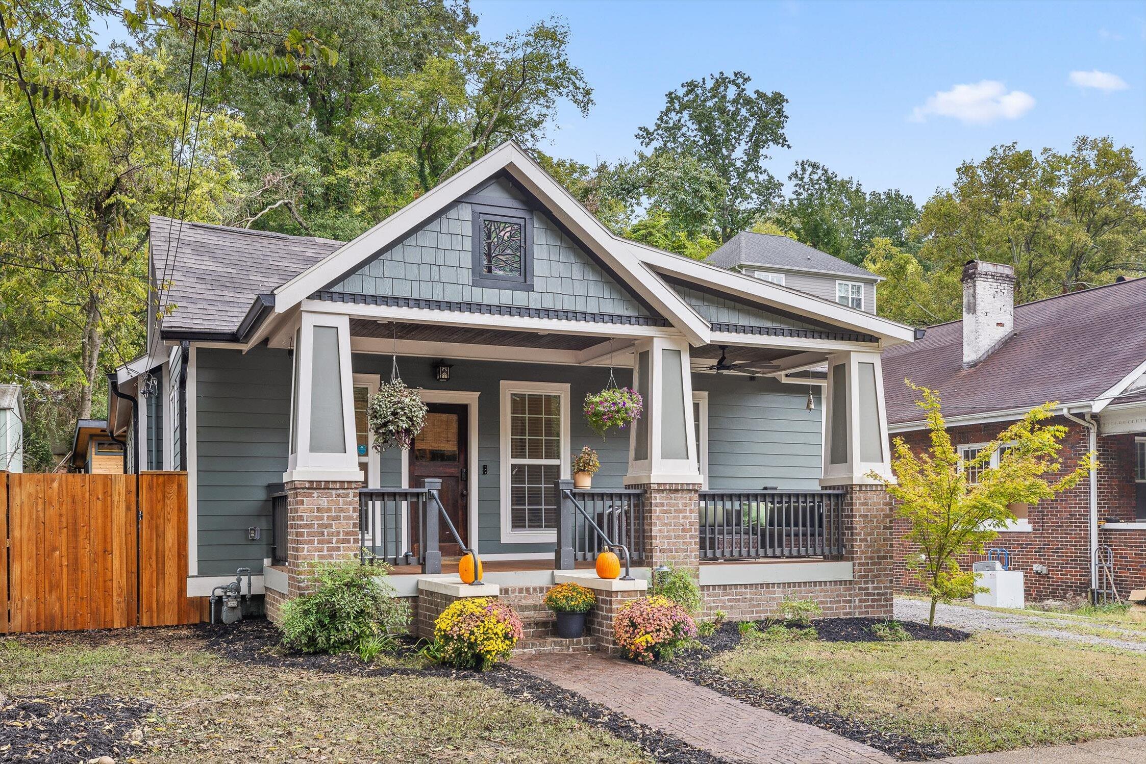 Chattanooga, Tennessee 37405, United States, 3 Bedrooms Bedrooms, ,2 BathroomsBathrooms,Residential,Active,216673