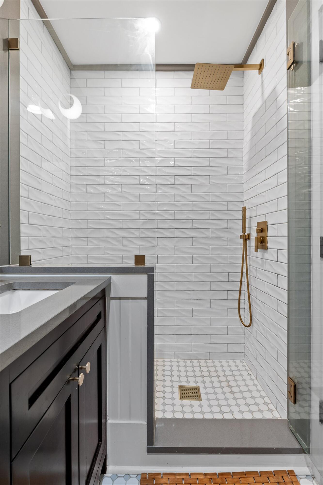 Chattanooga, Tennessee 37405, United States, 3 Bedrooms Bedrooms, ,2 BathroomsBathrooms,Residential,Active,216673