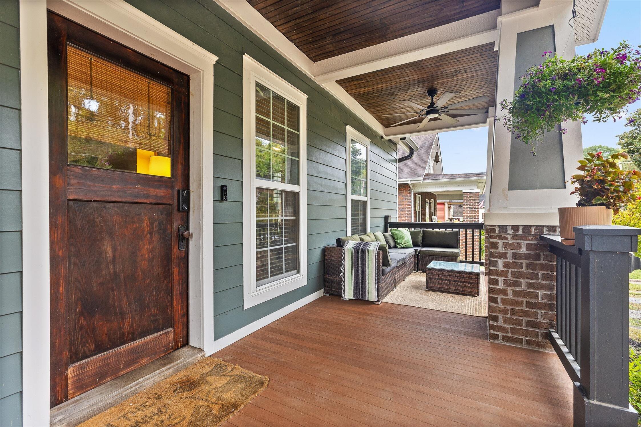 Chattanooga, Tennessee 37405, United States, 3 Bedrooms Bedrooms, ,2 BathroomsBathrooms,Residential,Active,216673