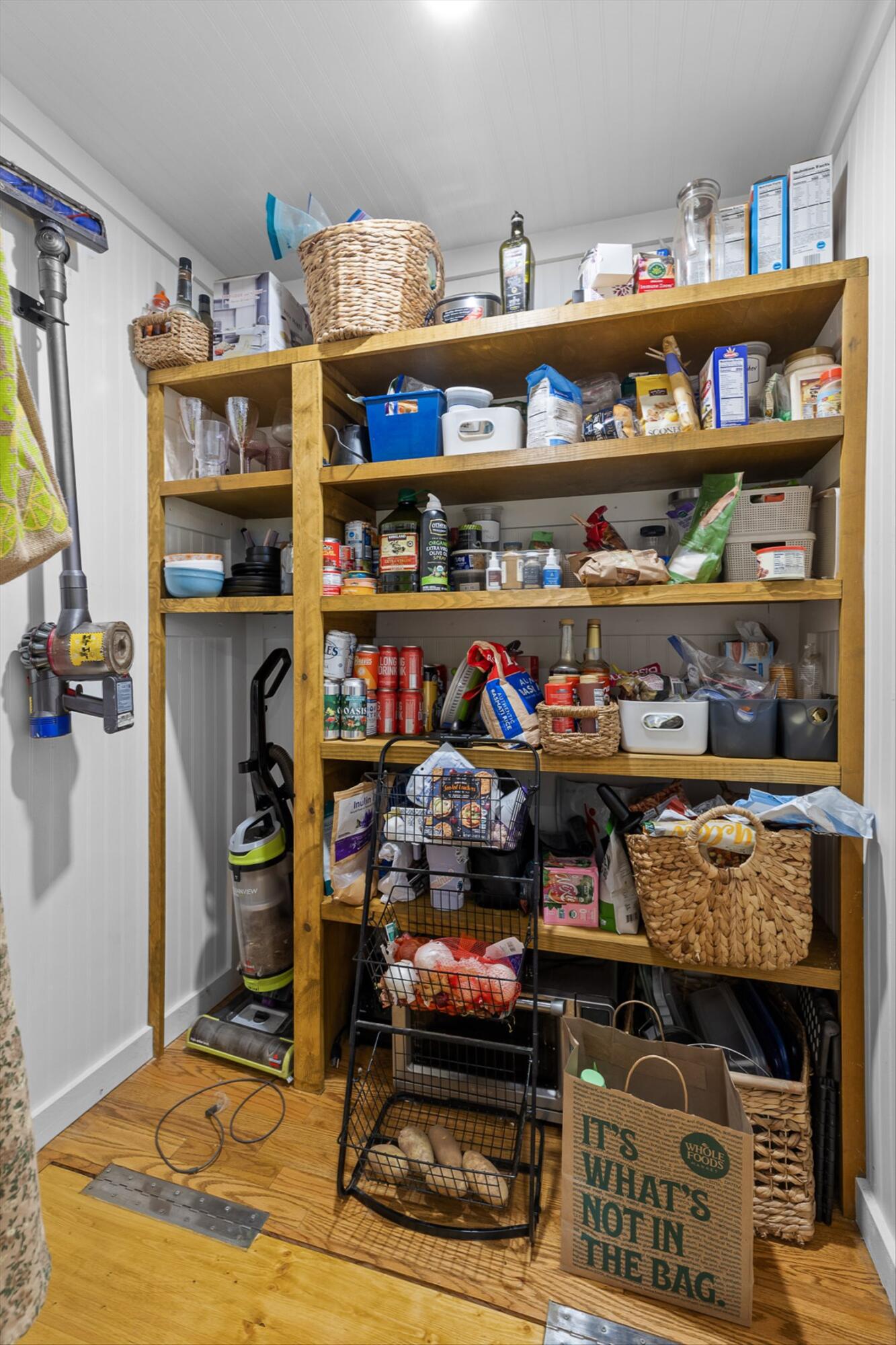 Chattanooga, Tennessee 37405, United States, 3 Bedrooms Bedrooms, ,2 BathroomsBathrooms,Residential,Active,216673