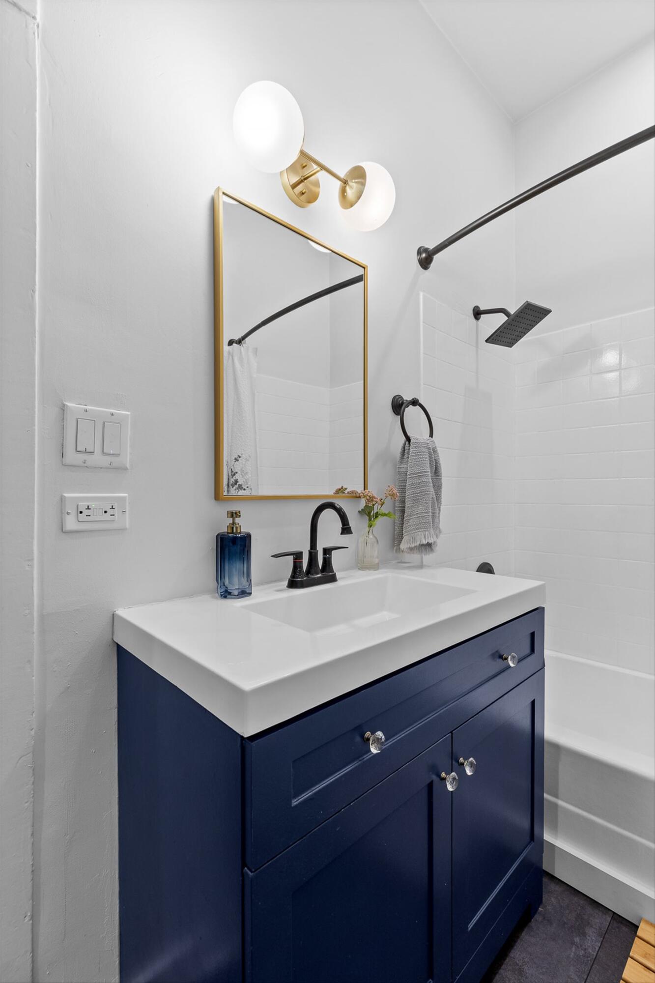 Chattanooga, Tennessee 37405, United States, 3 Bedrooms Bedrooms, ,2 BathroomsBathrooms,Residential,Active,216673