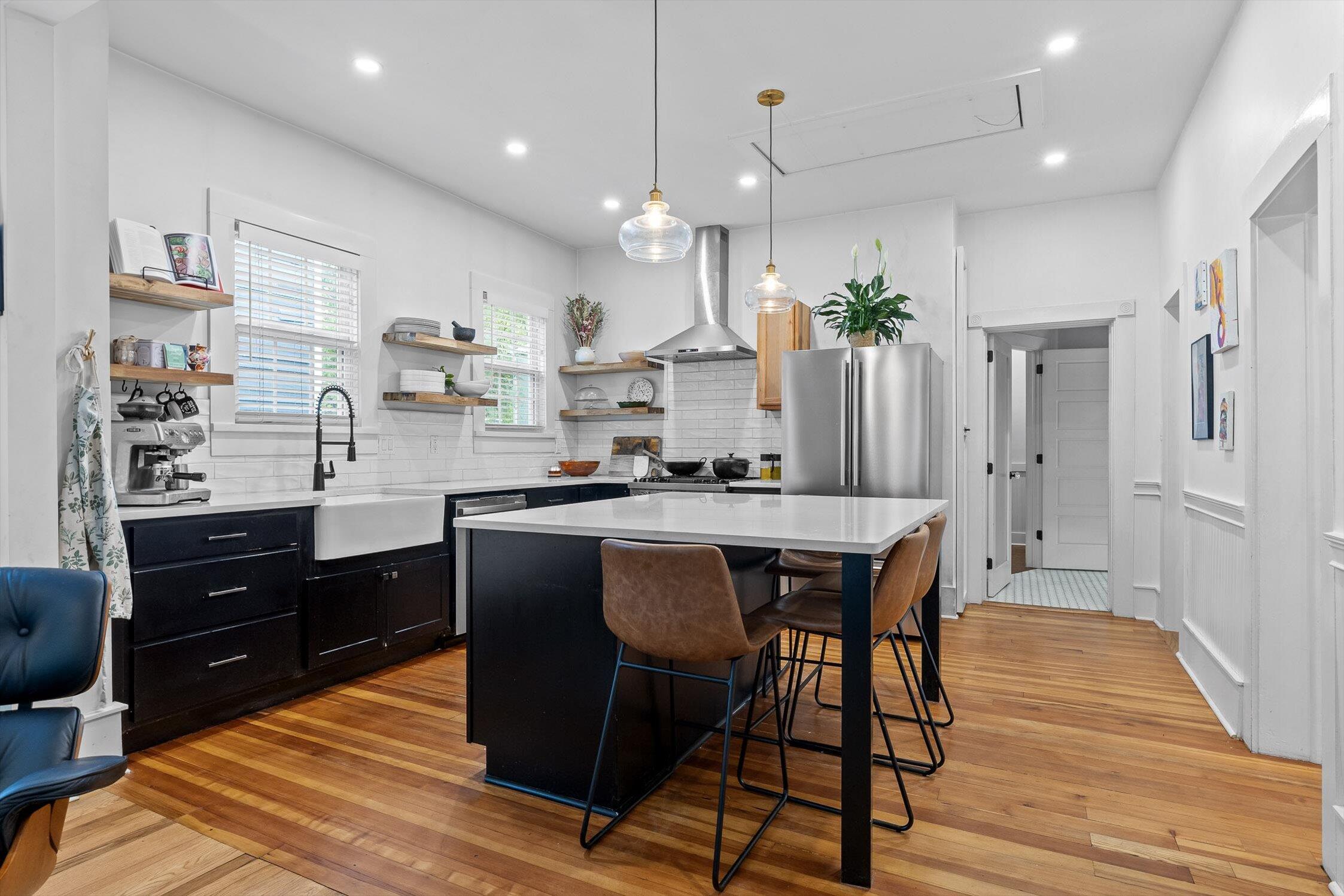 Chattanooga, Tennessee 37405, United States, 3 Bedrooms Bedrooms, ,2 BathroomsBathrooms,Residential,Active,216673