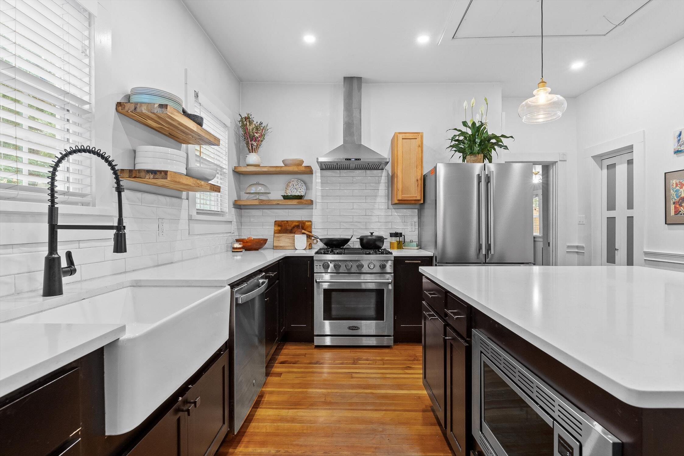 Chattanooga, Tennessee 37405, United States, 3 Bedrooms Bedrooms, ,2 BathroomsBathrooms,Residential,Active,216673