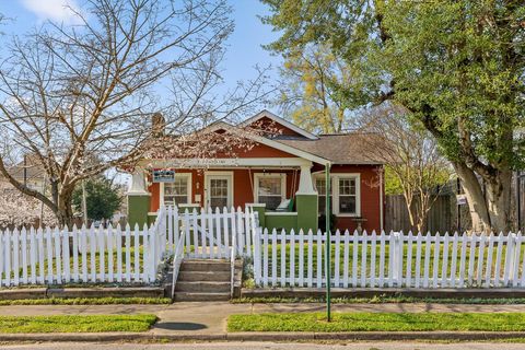 Photo of 1920 Kirby Avenue, Chattanooga, TN 37404 (MLS # 1531233)