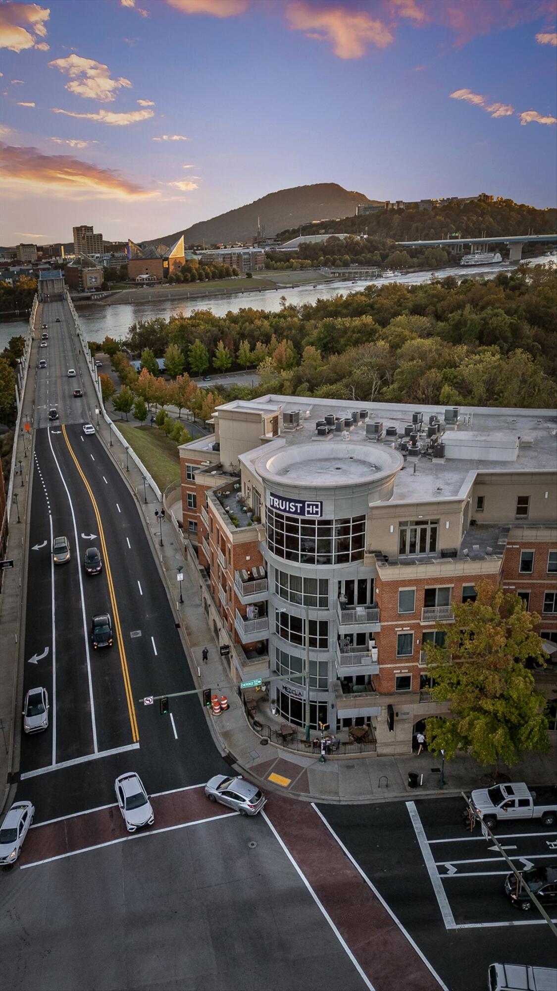 Chattanooga, Tennessee 37405, United States, 2 Bedrooms Bedrooms, ,2 BathroomsBathrooms,Residential,Active,25338