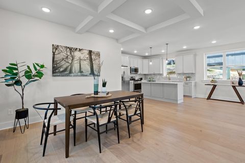 Tiny photo for 638 Ladd Avenue, Chattanooga, TN 37405 (MLS # 1530298)