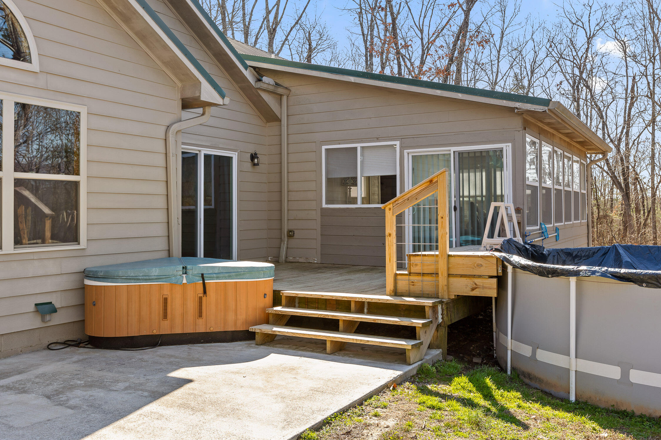 Chickamauga, Georgia 30707, United States, 4 Bedrooms Bedrooms, ,3 BathroomsBathrooms,Residential,Active,220824