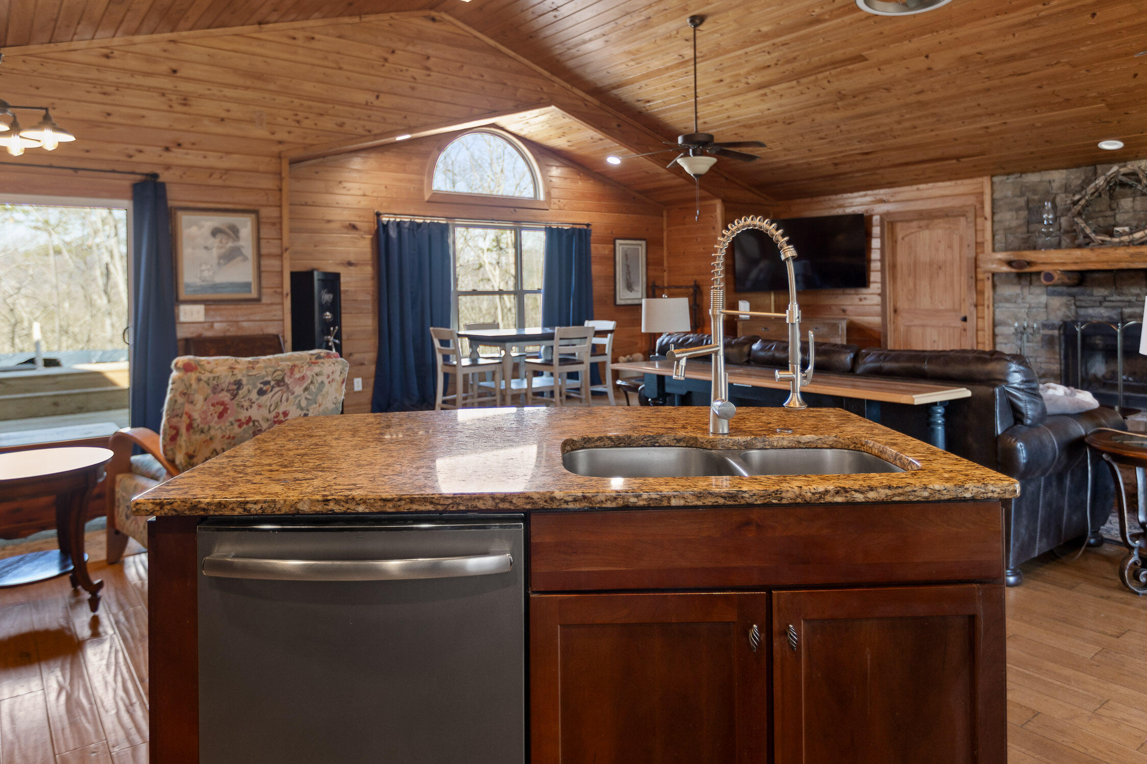 Chickamauga, Georgia 30707, United States, 4 Bedrooms Bedrooms, ,3 BathroomsBathrooms,Residential,Active,220824