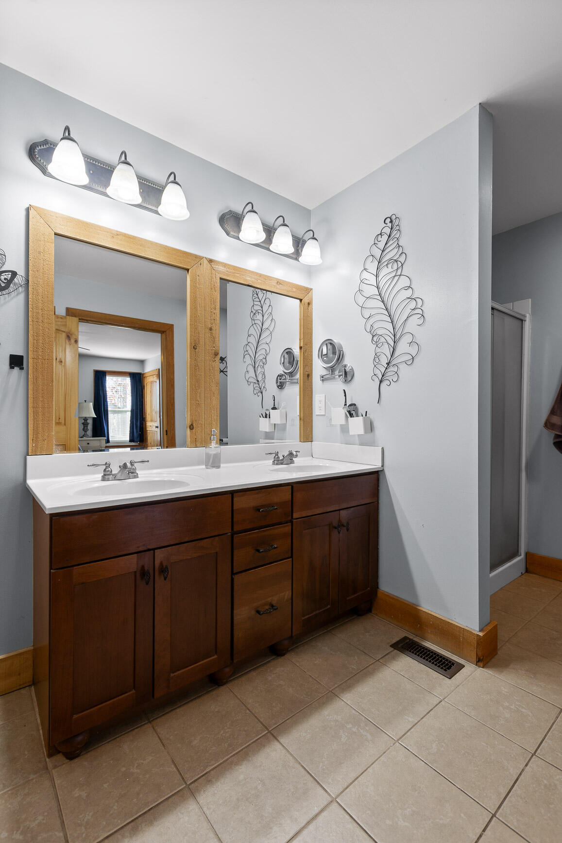 Chickamauga, Georgia 30707, United States, 4 Bedrooms Bedrooms, ,3 BathroomsBathrooms,Residential,Active,220824