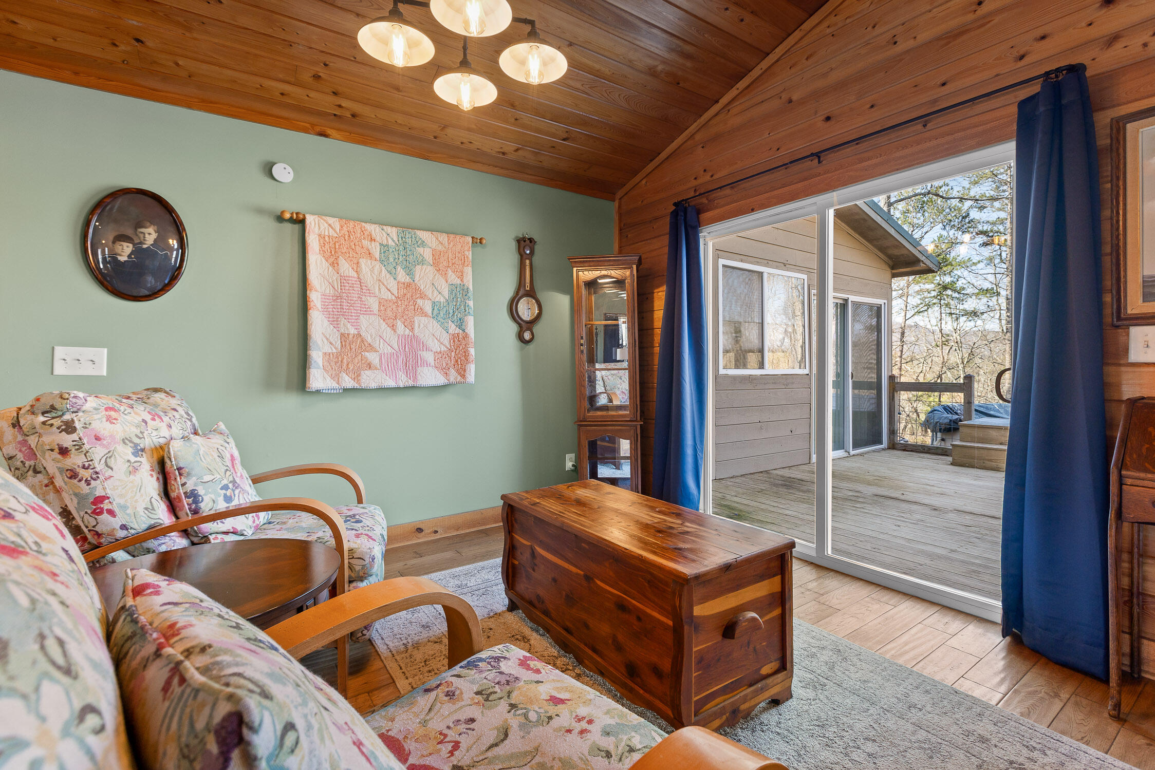 Chickamauga, Georgia 30707, United States, 4 Bedrooms Bedrooms, ,3 BathroomsBathrooms,Residential,Active,220824