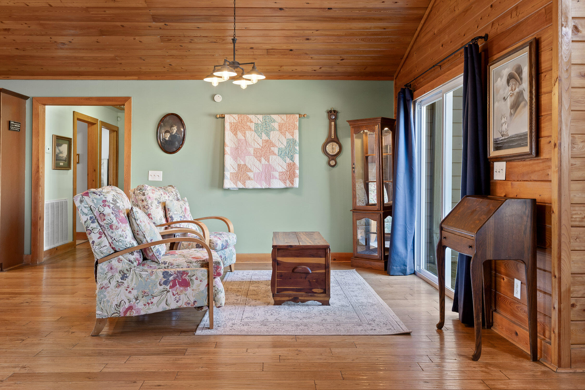 Chickamauga, Georgia 30707, United States, 4 Bedrooms Bedrooms, ,3 BathroomsBathrooms,Residential,Active,220824