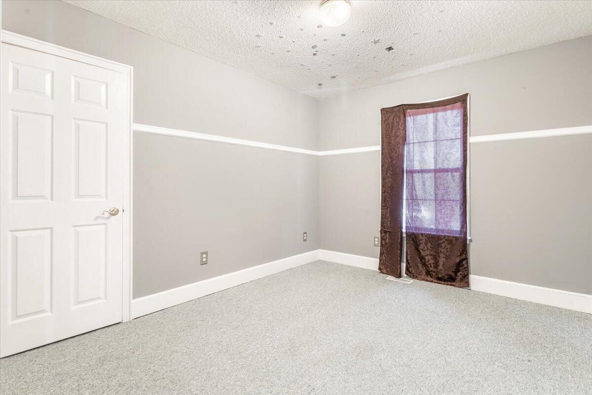 190 Mona Lane, Summerville, Georgia image 11