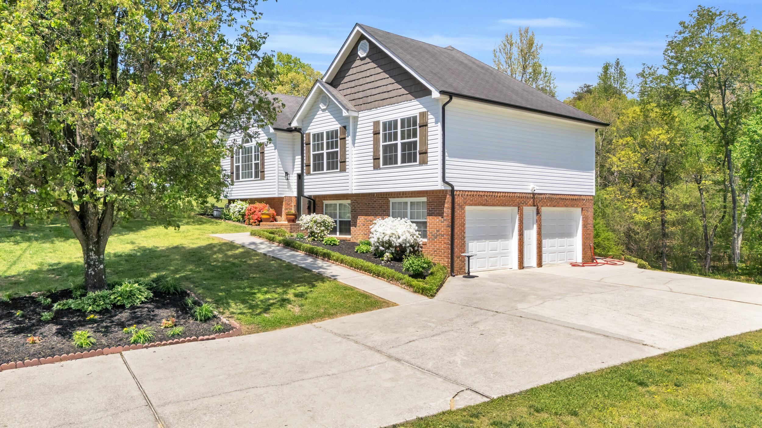 2212 N Fork Drive, Soddy Daisy, Tennessee image 4