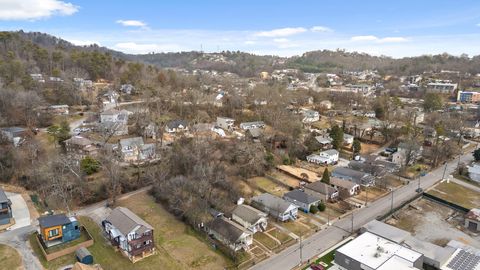 Tiny photo for 419 W Bell Avenue, Chattanooga, TN 37405 (MLS # 1528585)