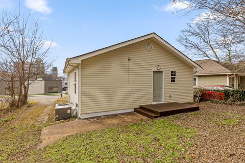 Tiny photo for 419 W Bell Avenue, Chattanooga, TN 37405 (MLS # 1528585)