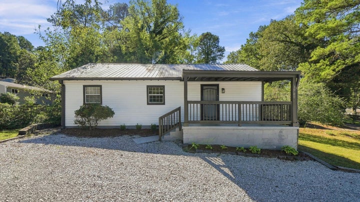 Photo 1 of 18 — 1900 Tunnel Boulevard, Chattanooga, TN 37406