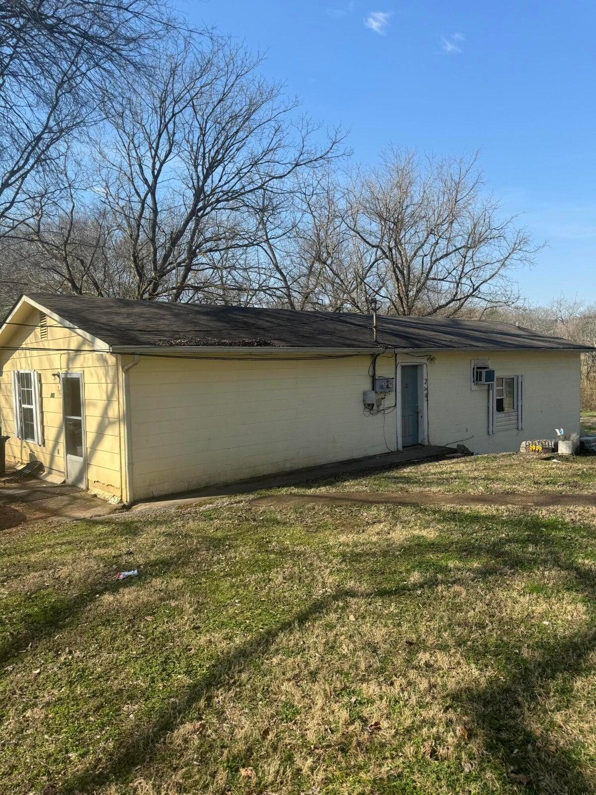 389 Market Street NE