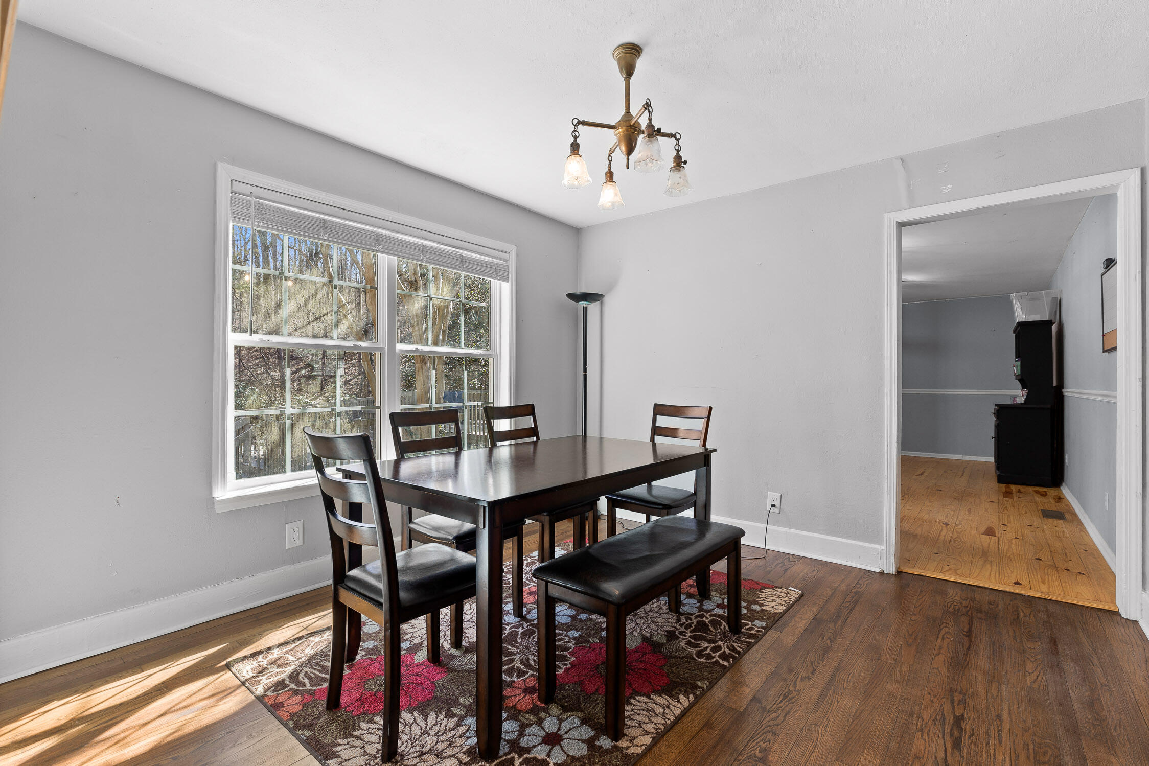 Chattanooga, Tennessee 37415, United States, 4 Bedrooms Bedrooms, ,2 BathroomsBathrooms,Residential,Contingent,82183