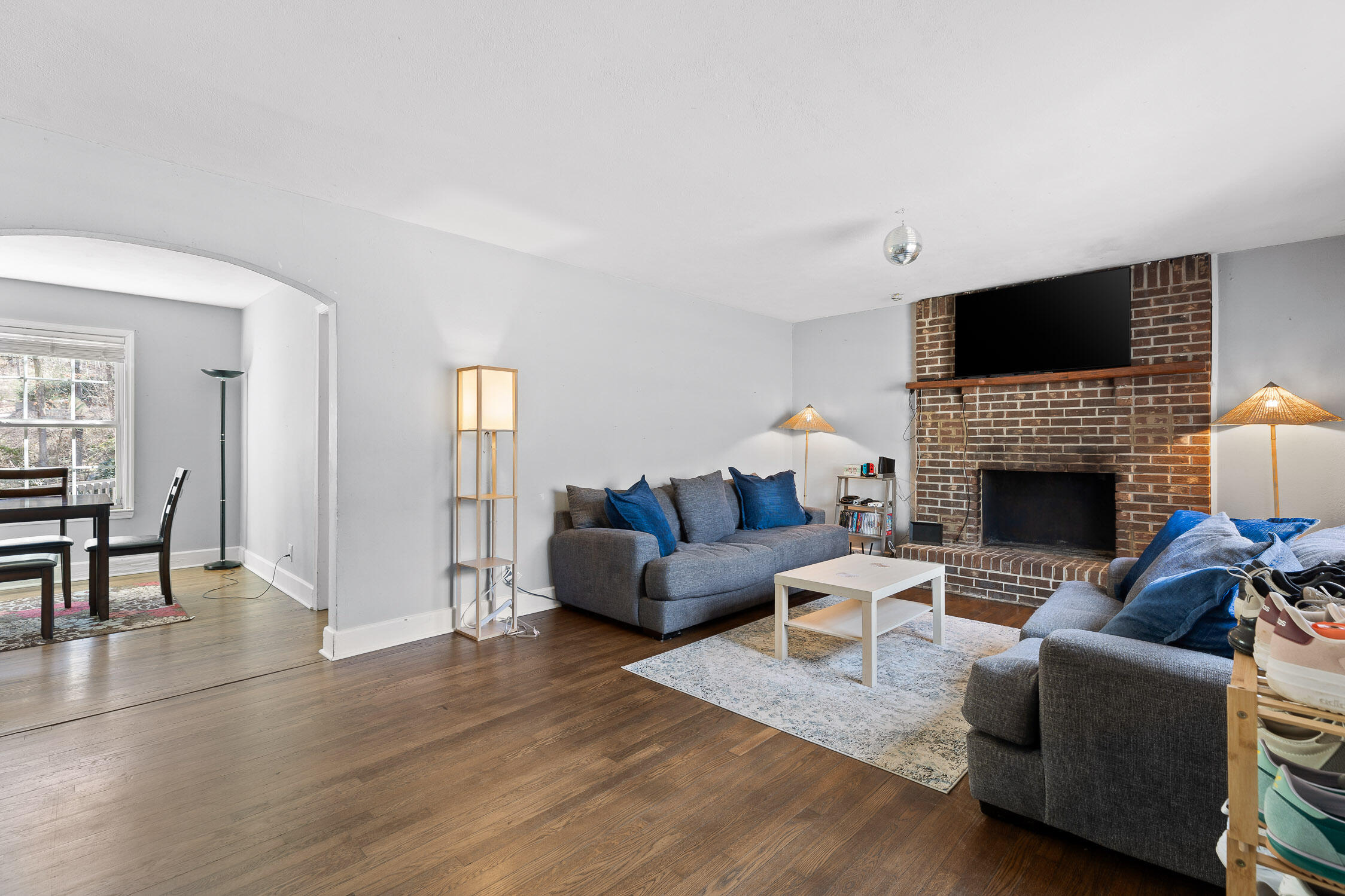 Chattanooga, Tennessee 37415, United States, 4 Bedrooms Bedrooms, ,2 BathroomsBathrooms,Residential,Contingent,82183